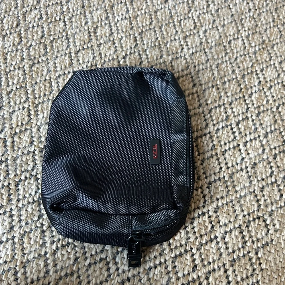 Tumi for Delta Black Toiletry Travel Case